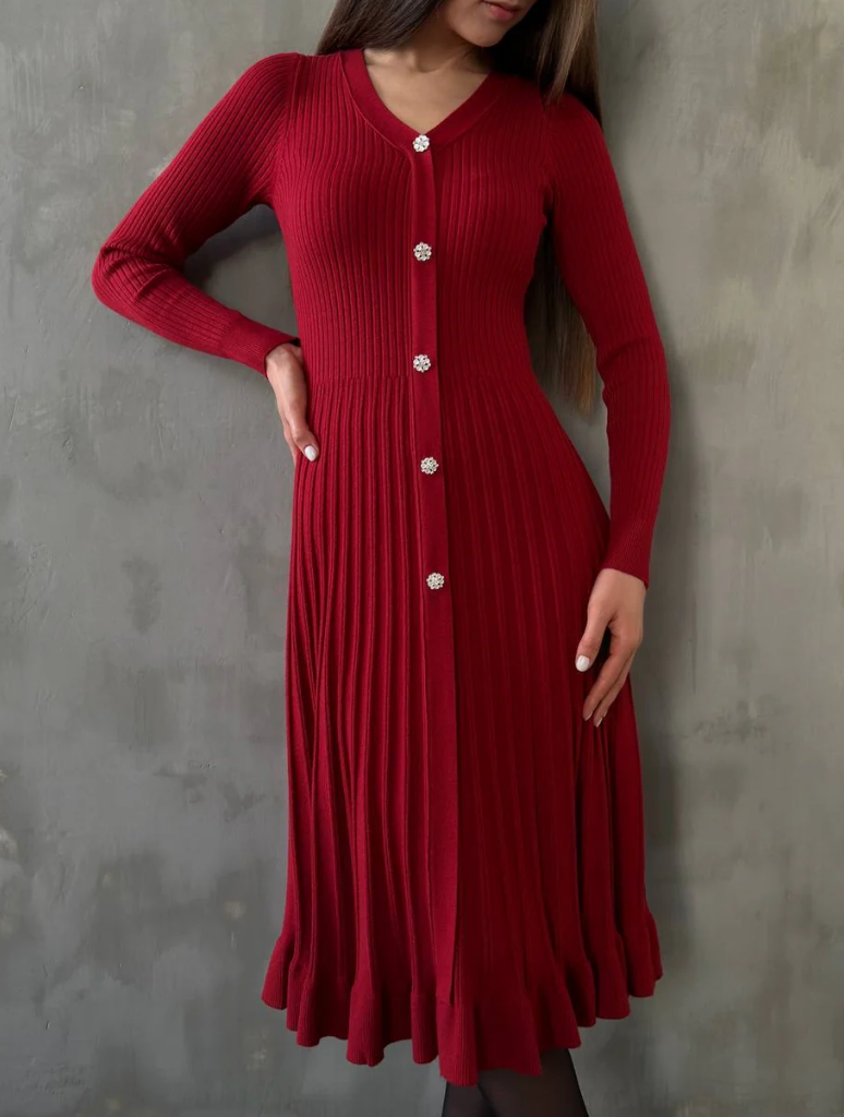 Robe mi-longue en tricot avec boutons en cristal