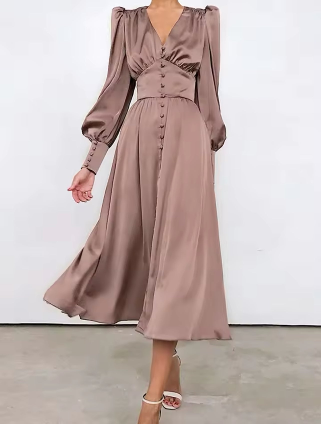 ROBE EN SATIN