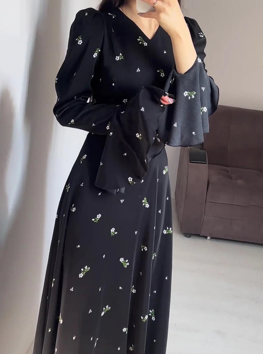 ROBE FLORALE À MANCHE LONGUE