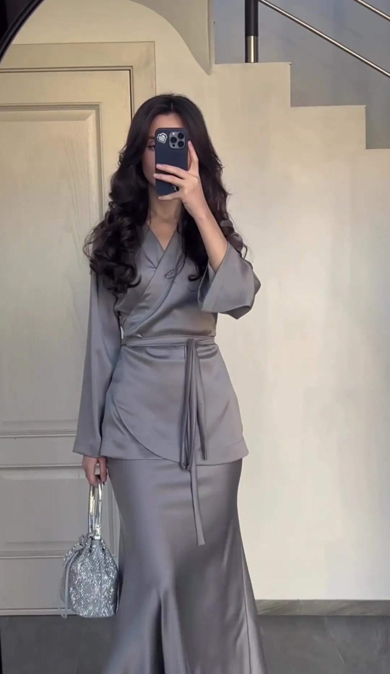 ROBE EN SATIN